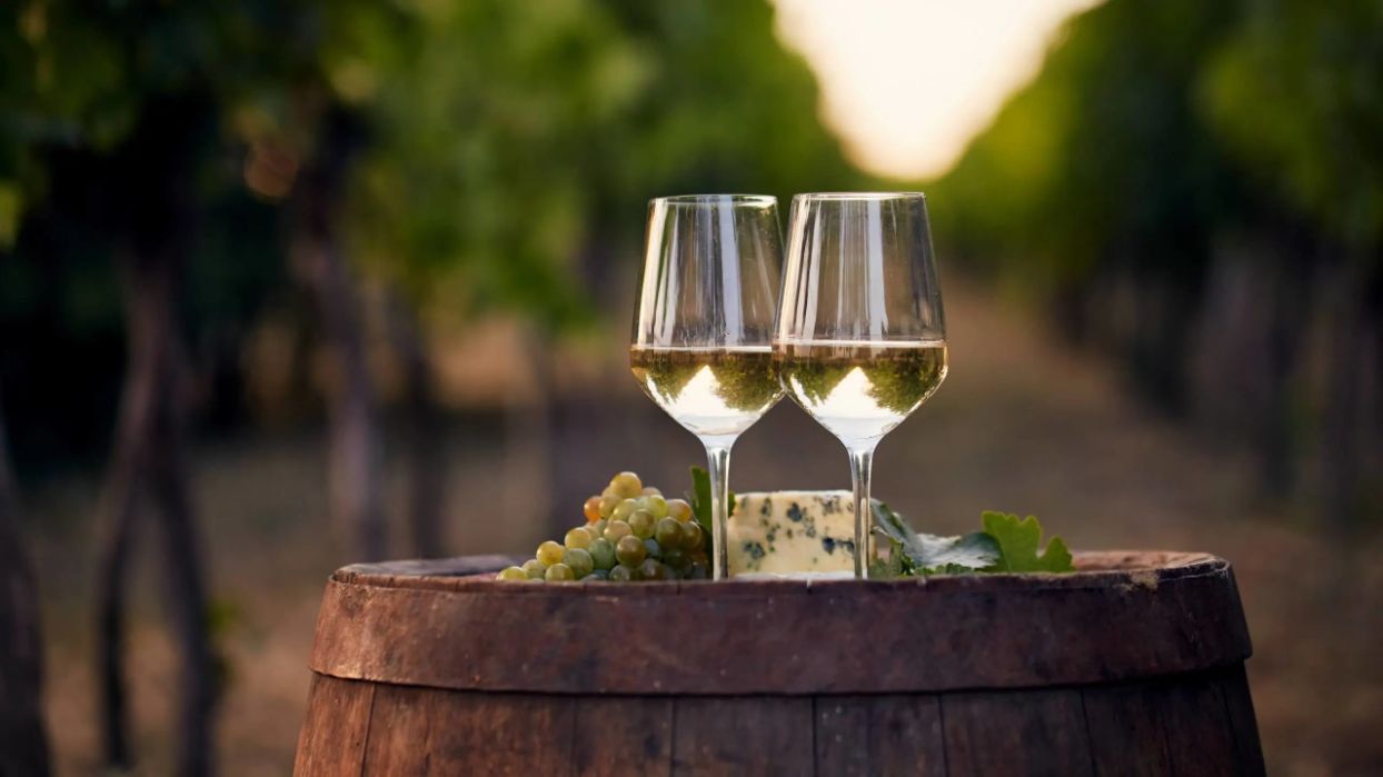whitewine.jpg